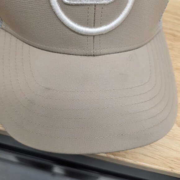 Vineyard Vines Dot Performance Truckers Hat Mesh Back Beige Snapback - Picture 3 of 8